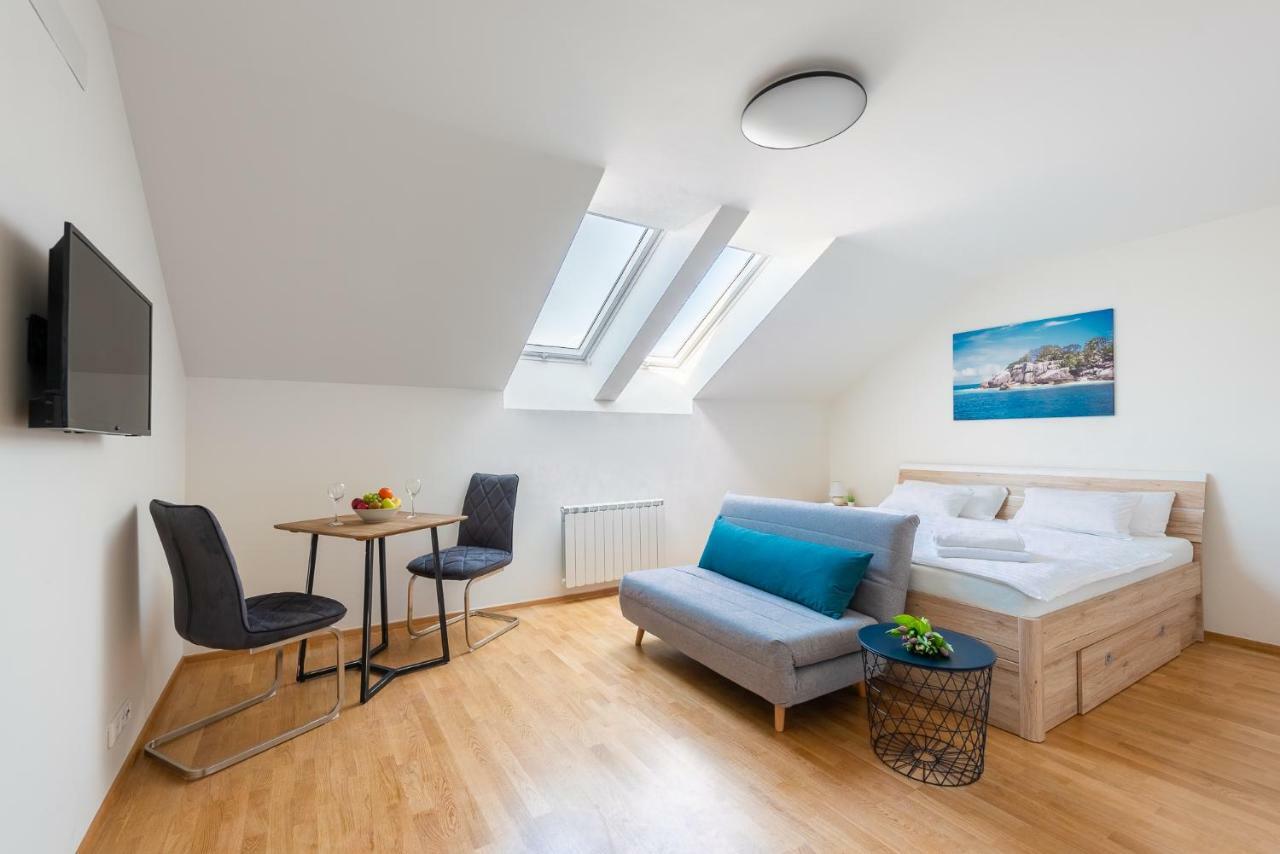 Ferdinand Apartment Prague Exterior photo